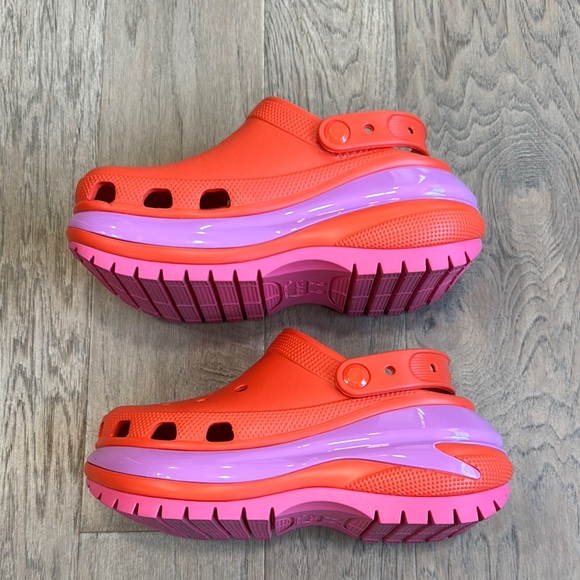 NWT Women’s Crocs Mega Crush Clog Lava US size W6 - Picture 4 of 6